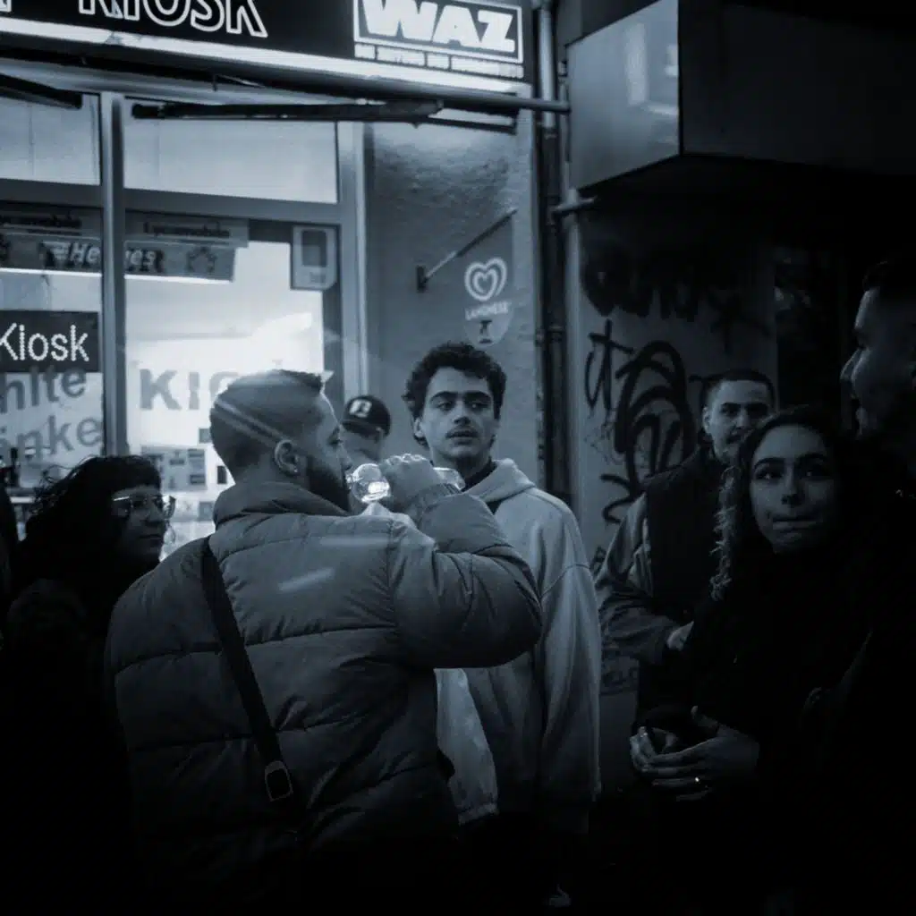 Claime die Euros (feat. Isi I, Calli, Katanna, kareem & Clockwork)