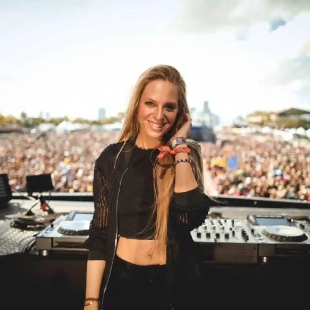 Nora En Pure