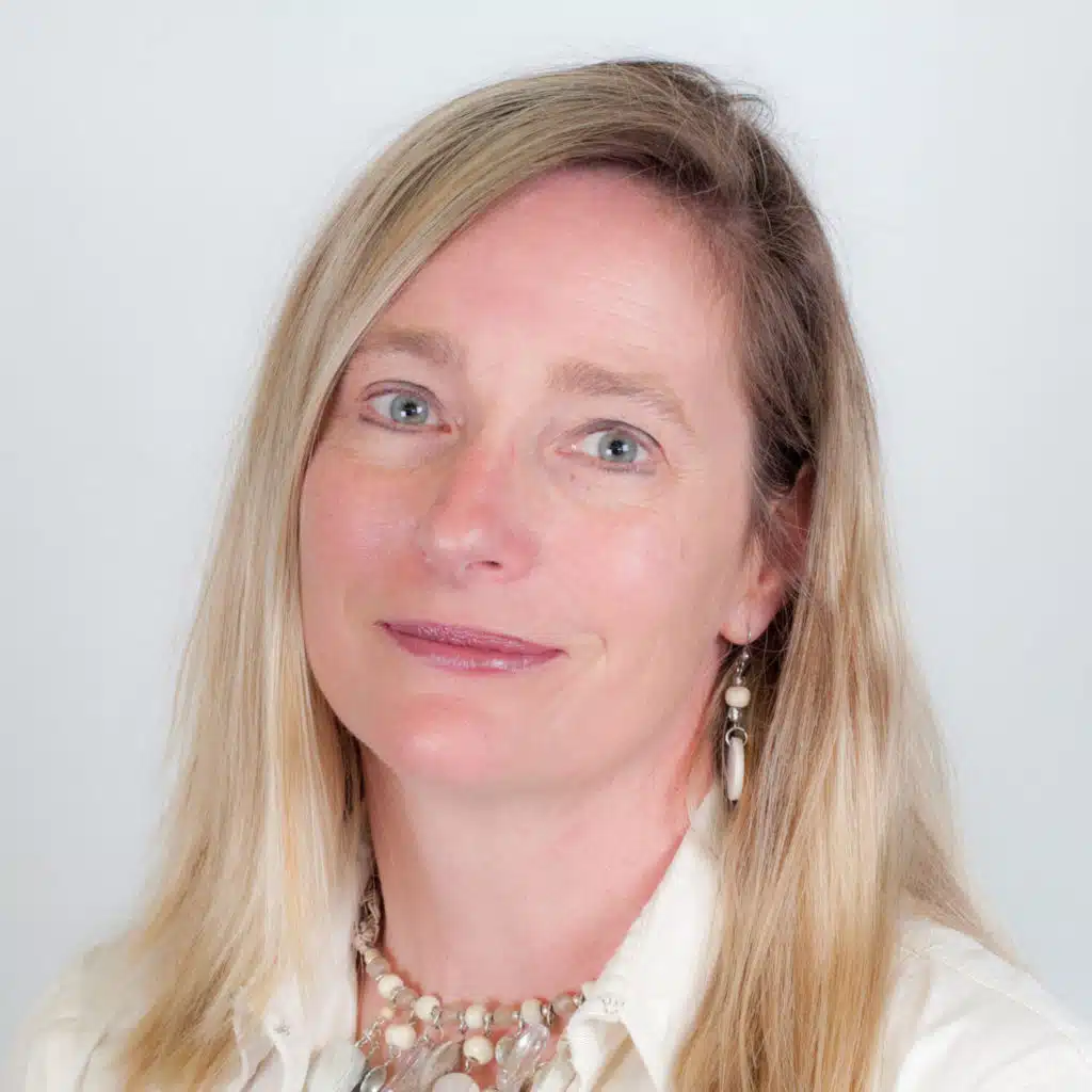 Episode 30: Smart Habits for Maintaining Your Language Skills With Eve Bodeux