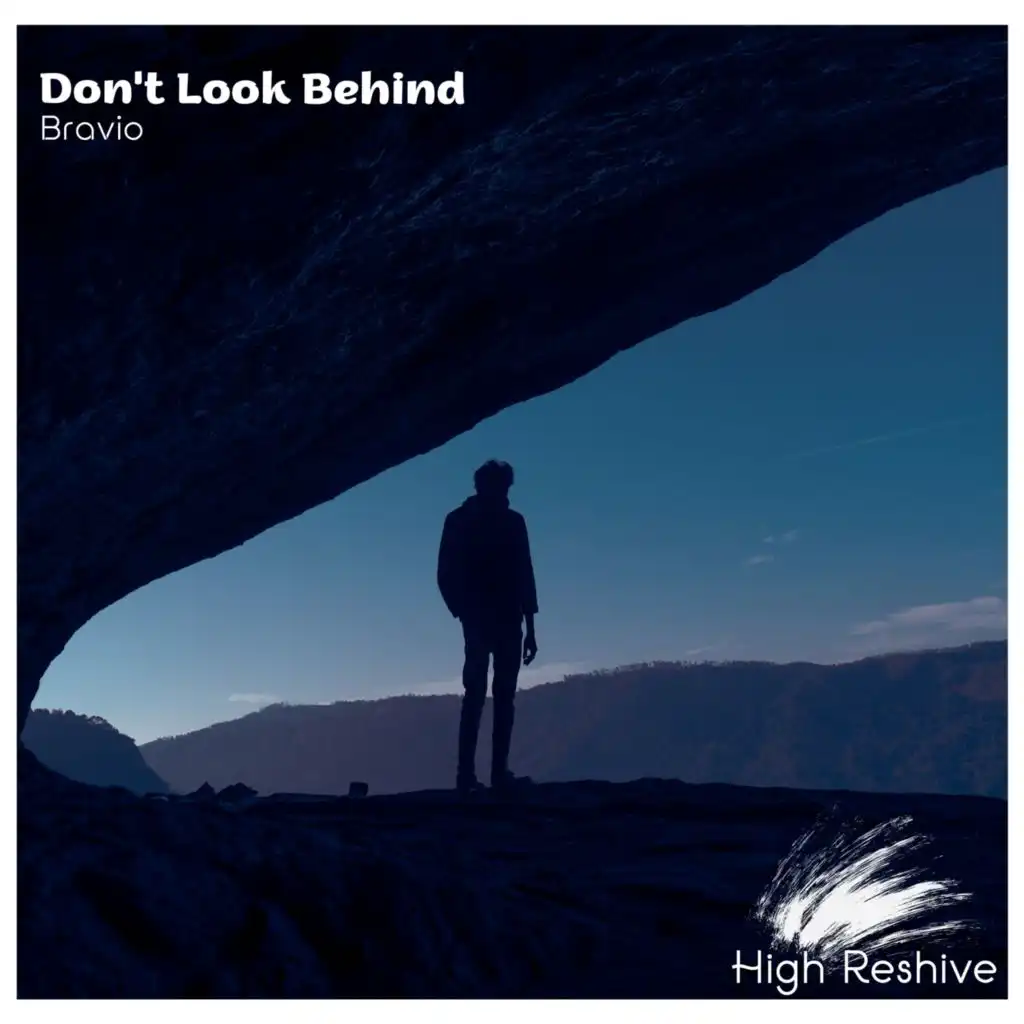 Don't Look Behind (Intro Mix)