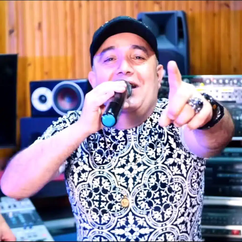 Matgololich Rak Meshour (Hiya 3jabha Dollar) [feat. manini sahar]