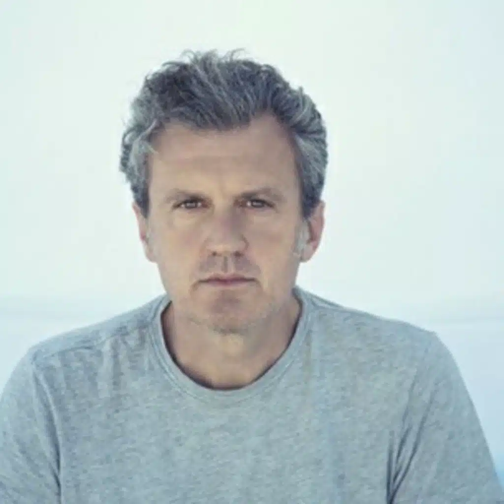 Pensiero del giorno: Ogni volta che gli esseri umani, Antonio Manzini 