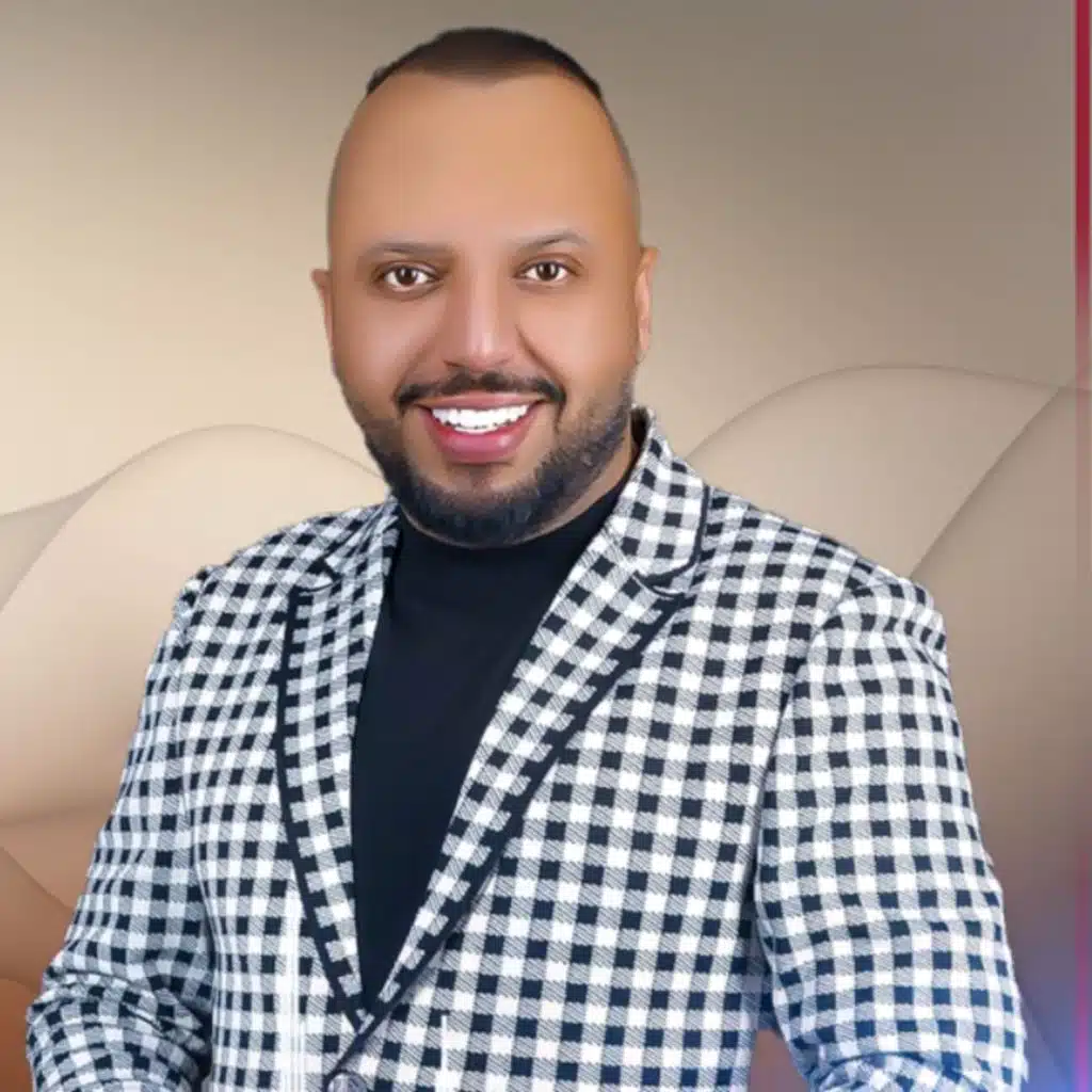 بفرحهم وبحزنهم