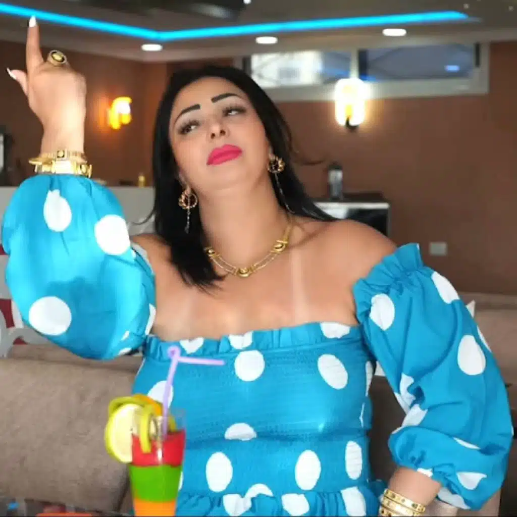 L3ach9 Kamalt M3ah (feat. manini sahar)