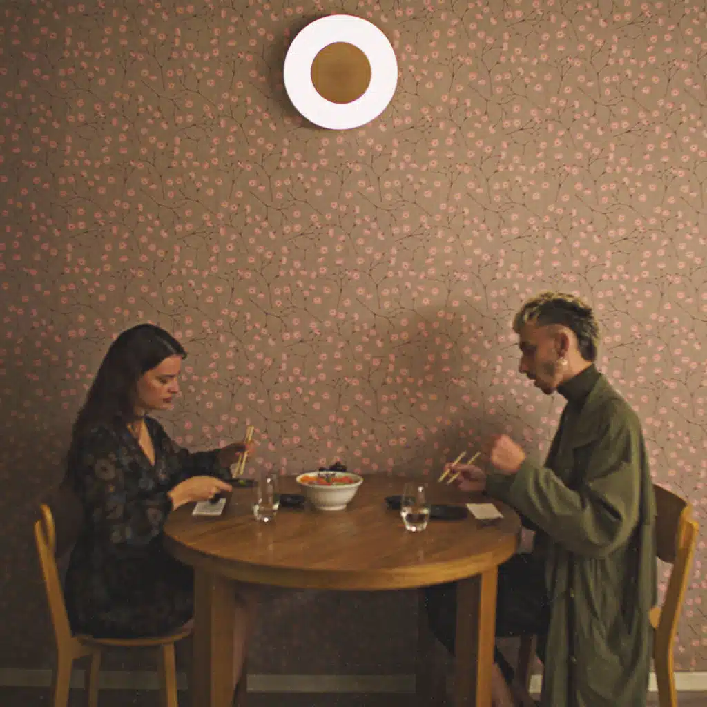 Sólo Capaz un Rato (feat. paloma camara)