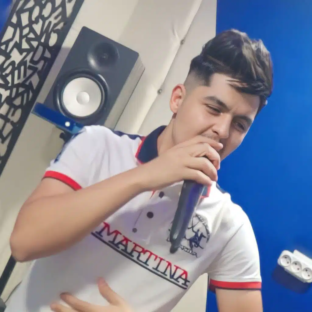 L3achk 3ndah Malih (feat. Aymen Boucenna)