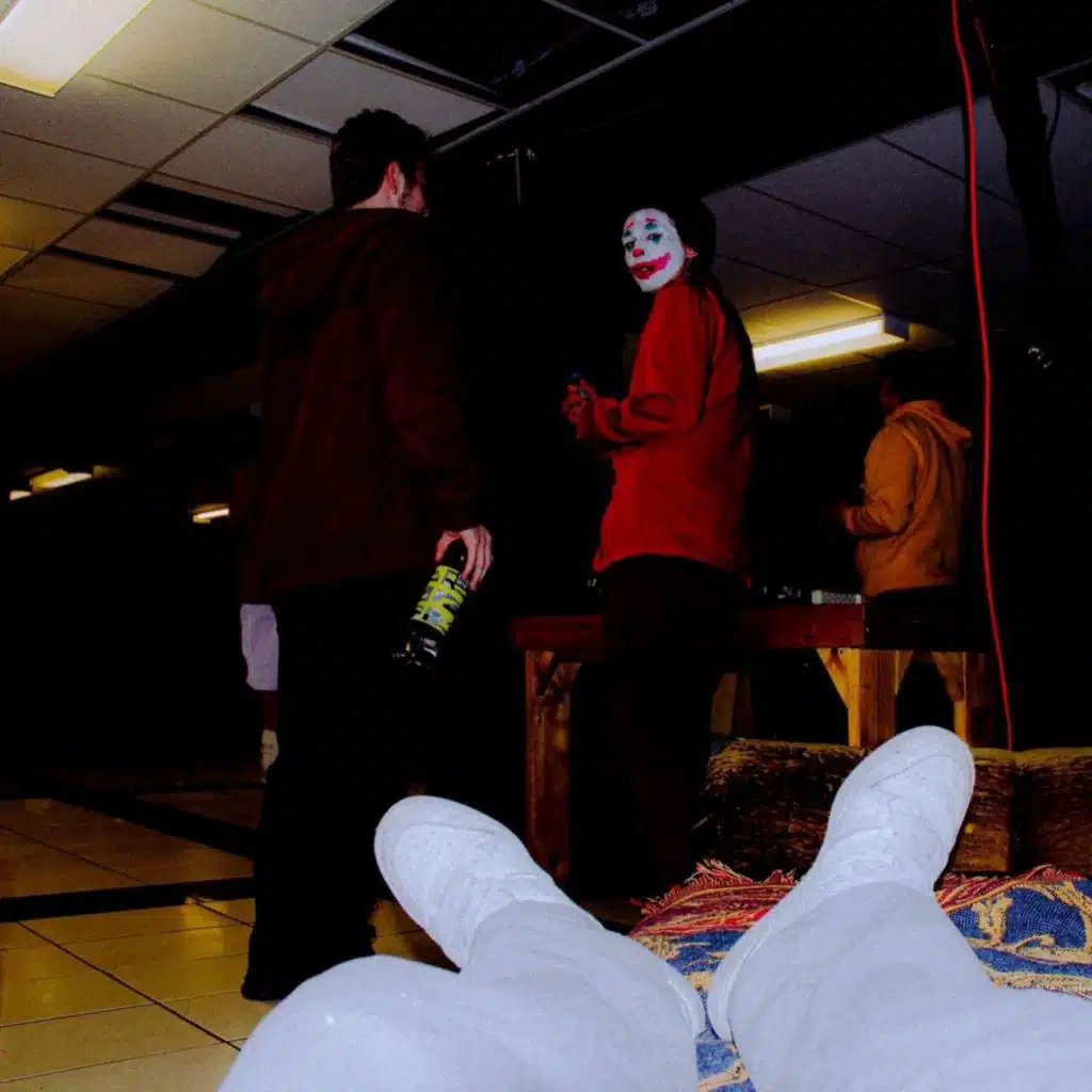 CRIP (feat. Shoefelt)