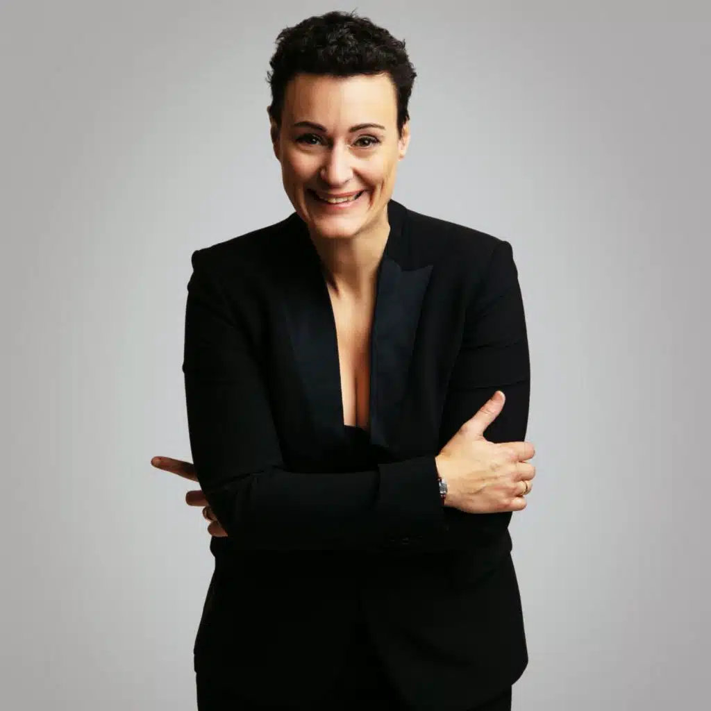 Portrait: Sandrine Viglino, humoriste, musicienne et chroniqueuse