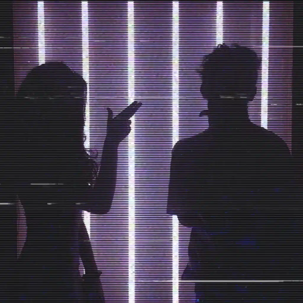 frumhere, Shannon Saunders