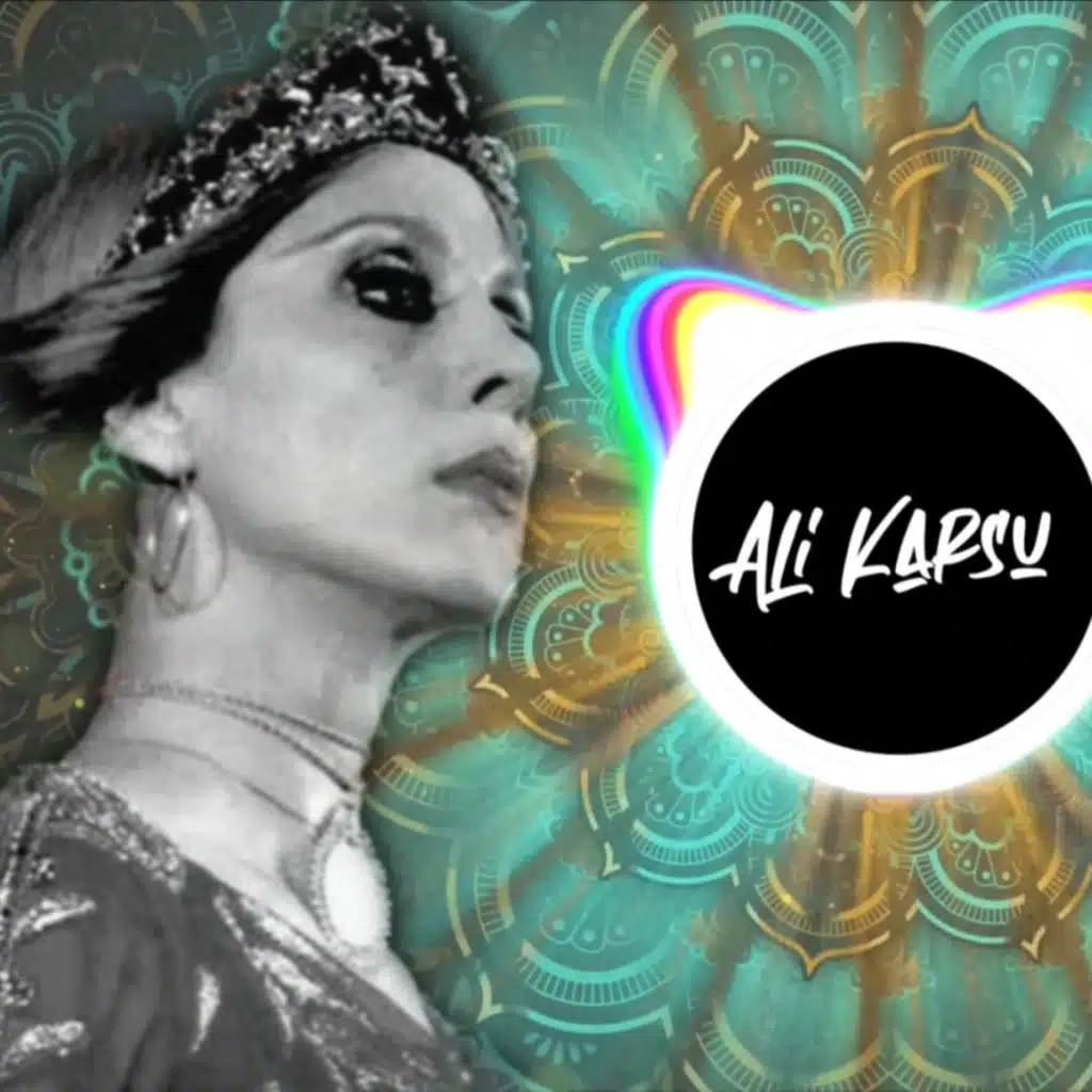 نحنا والقمر جيران