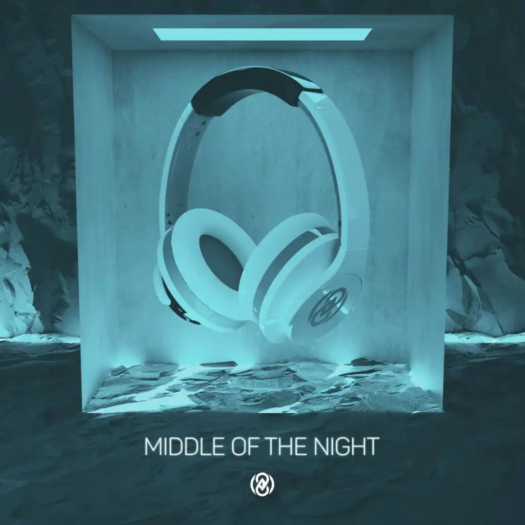 Middle Of The Night (8D Audio)