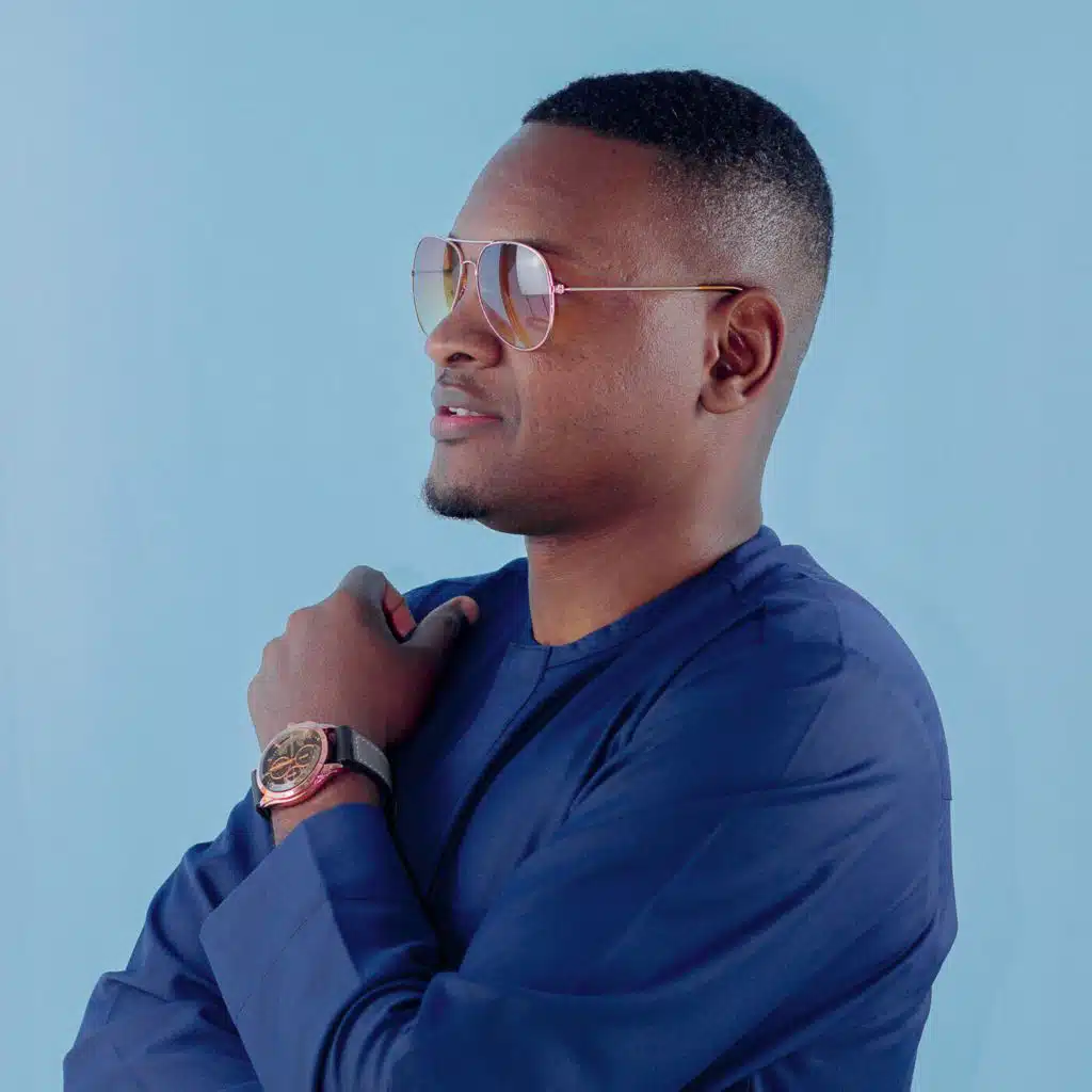 On Your Shoulders (feat. Letti_G & The Messenger)