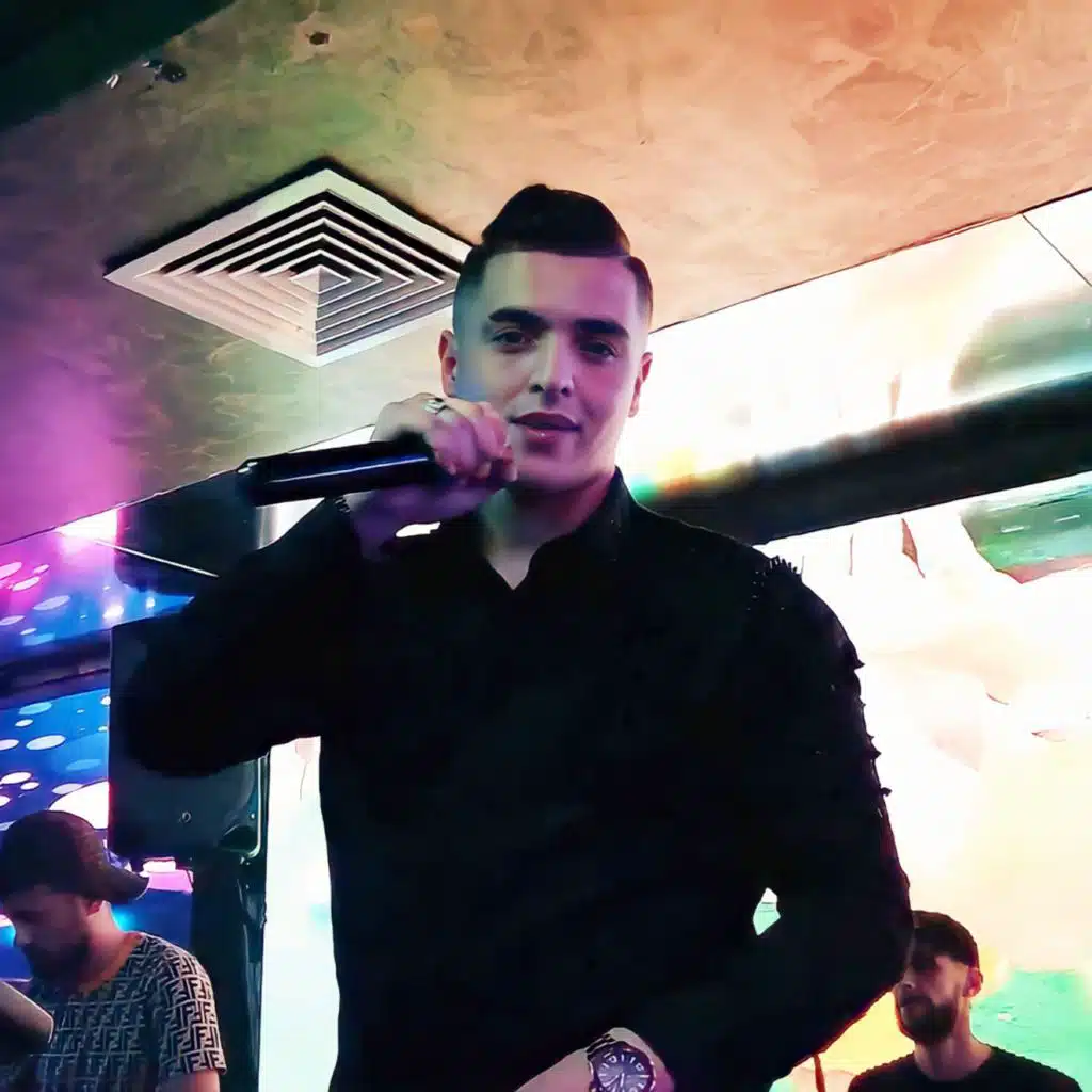 مانسمع لا بيك لابيها