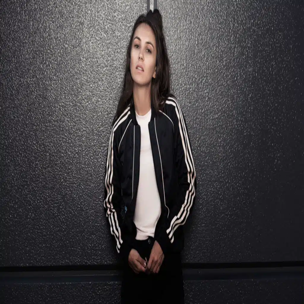 Amy Shark - 'Adore'