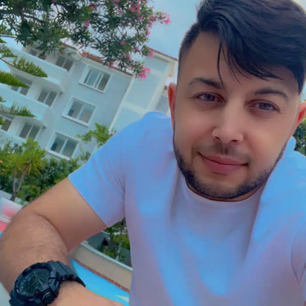 NROHOU NROHOU (feat. Manini Sahar)