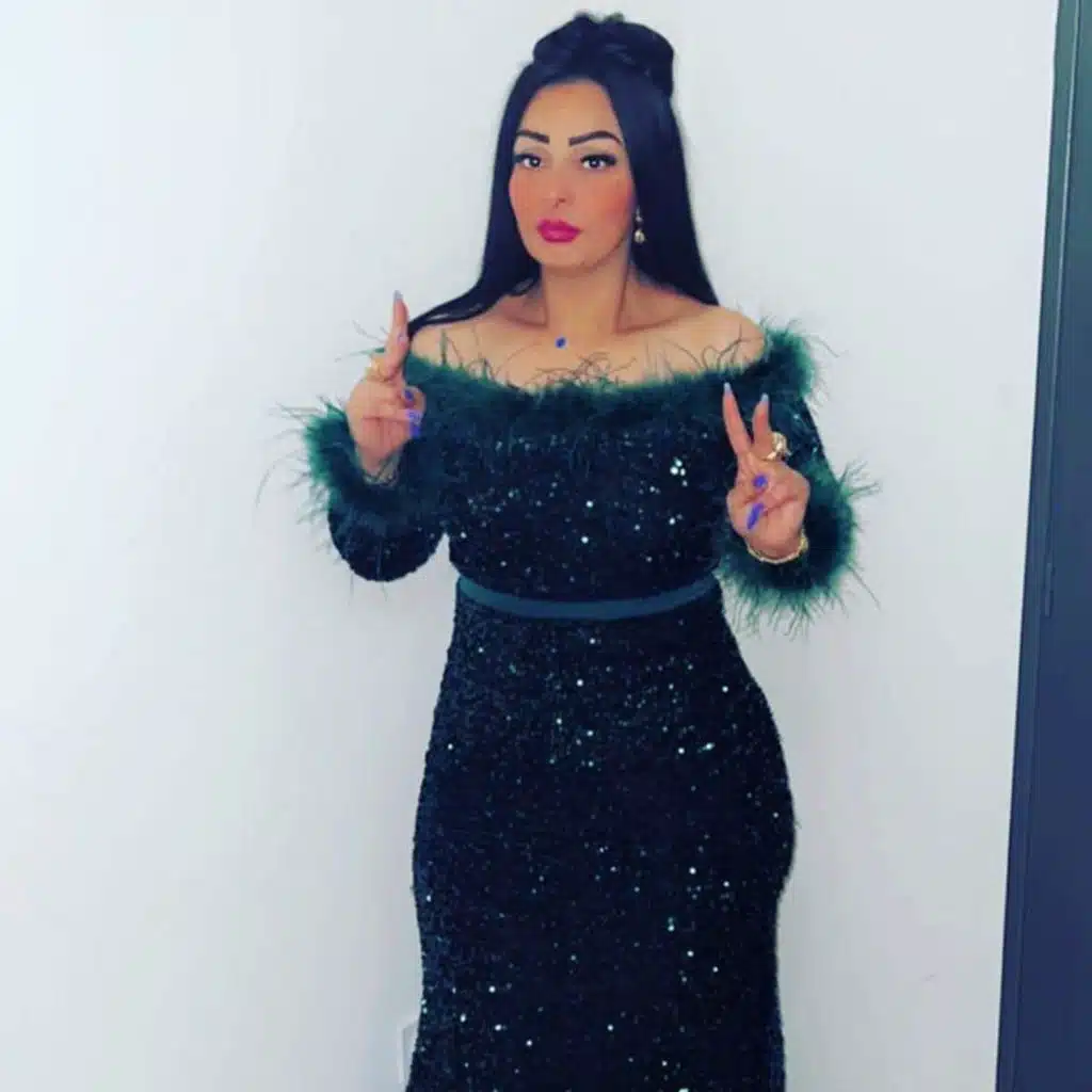 Nal3bo M3a Zo3ama Likidi Chakama