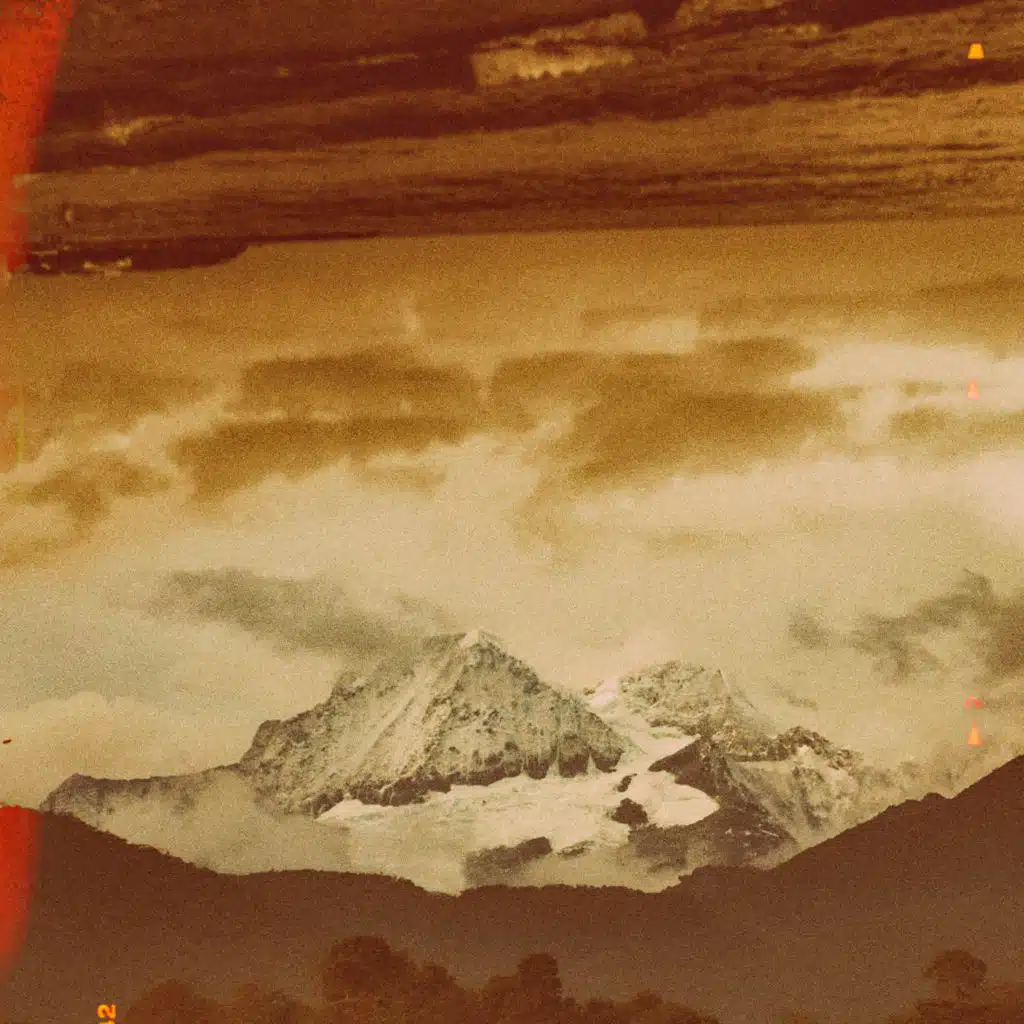 Carolina (feat. Sxntxna)