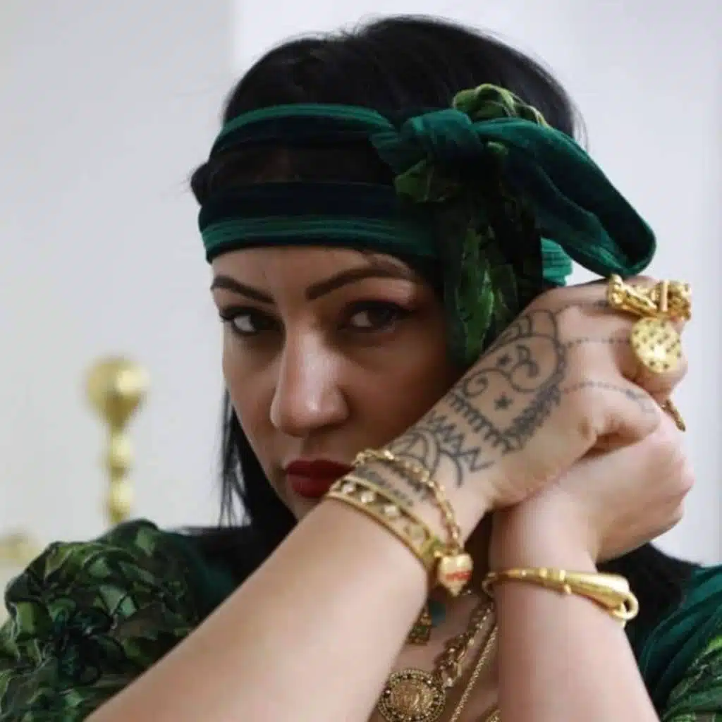 Relation F Chebab (feat. Manini Sahar)