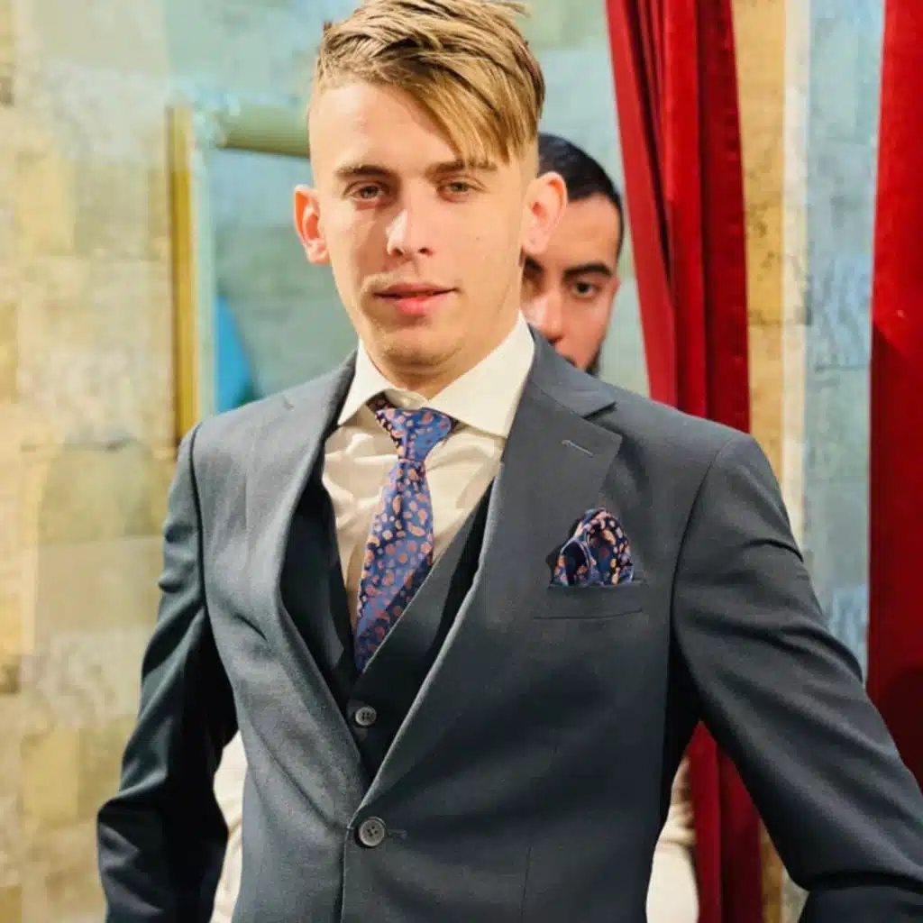 صغير جامي نروندي (feat. Manini Sahar)