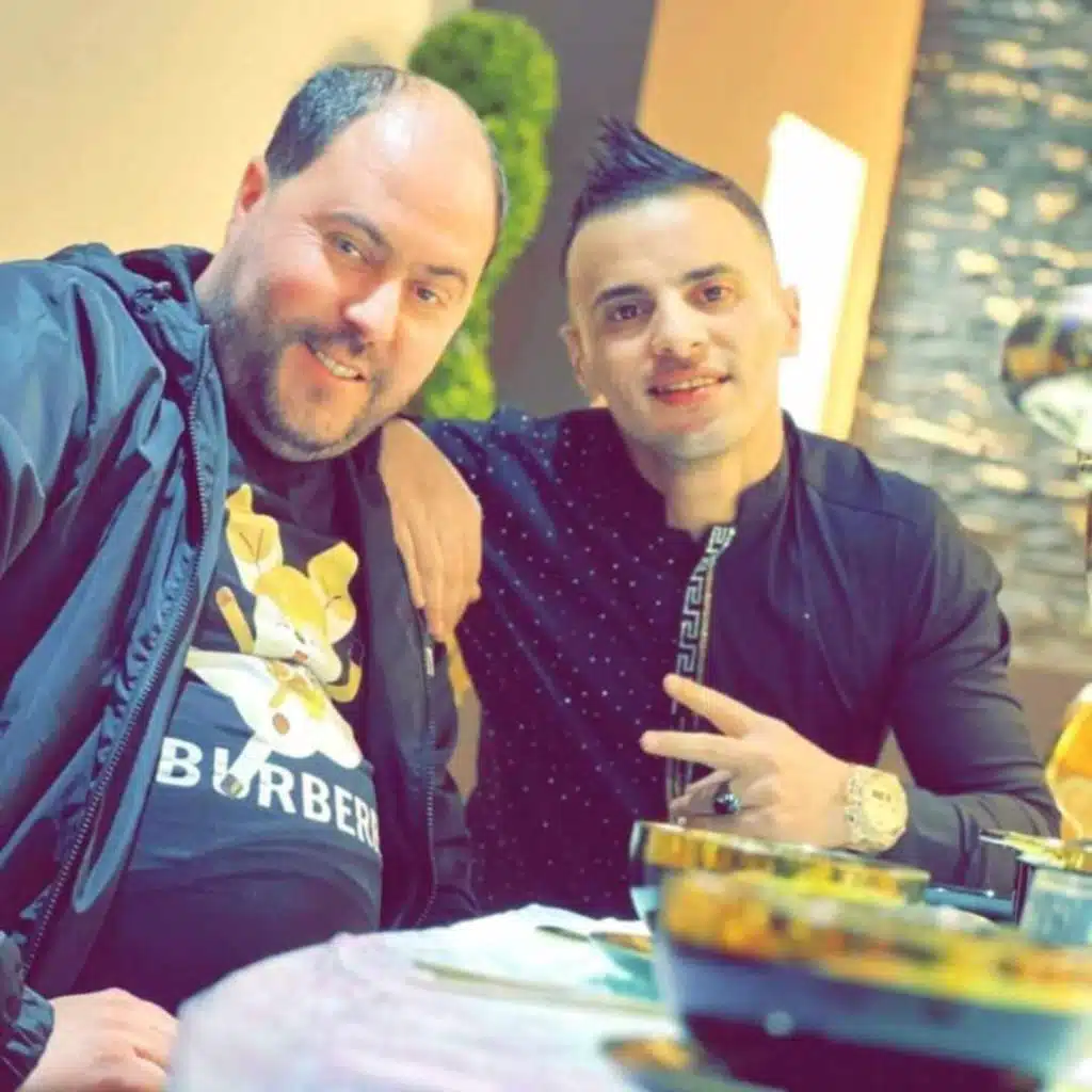 باش نعمر راسي غادي نضرب اقراصي (feat. Manini Sahar)