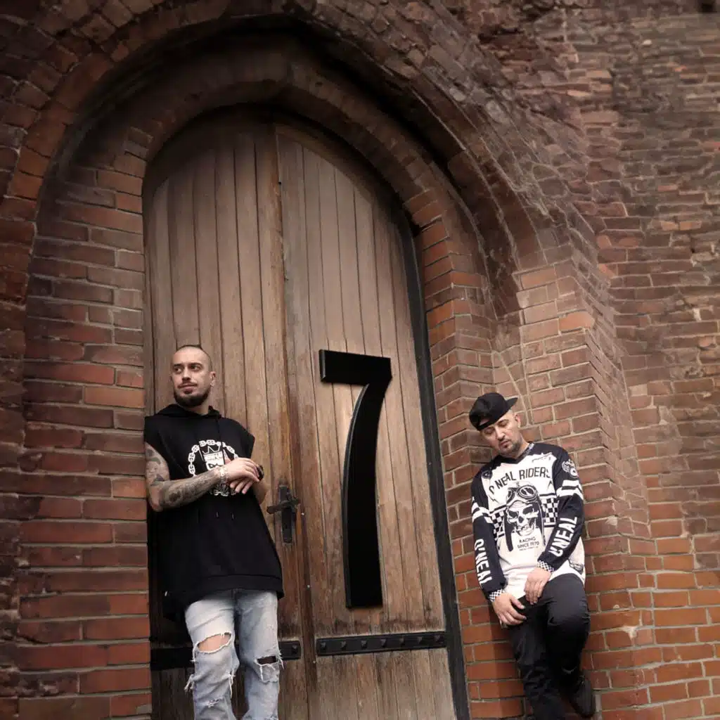 7 (feat. F.Charm)