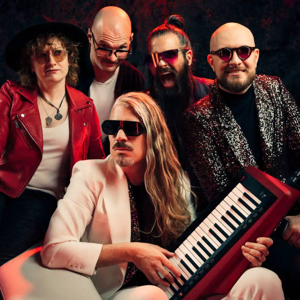 Voyager Frontman Reveals Shock Cancer Diagnosis, Billy Corgan Gets Hitched + MORE