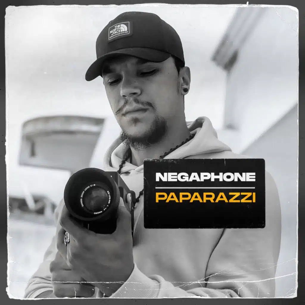 PAPARAZZI