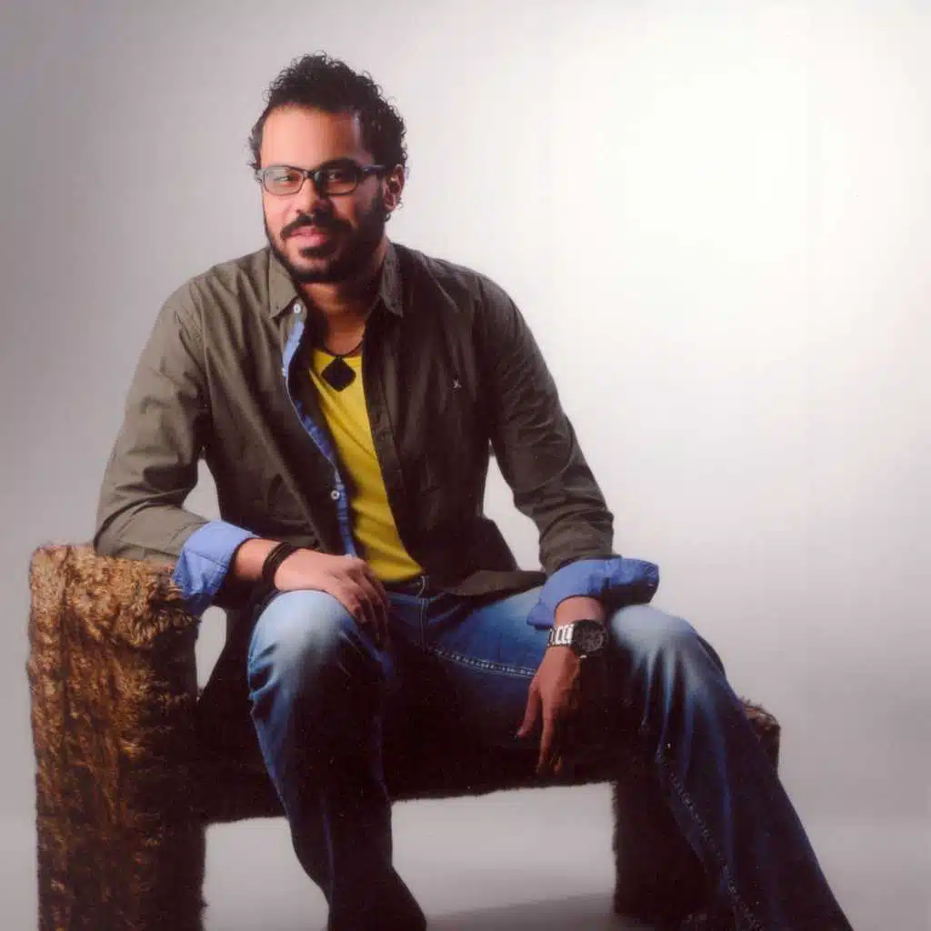 مقدرش أكون جنبكم