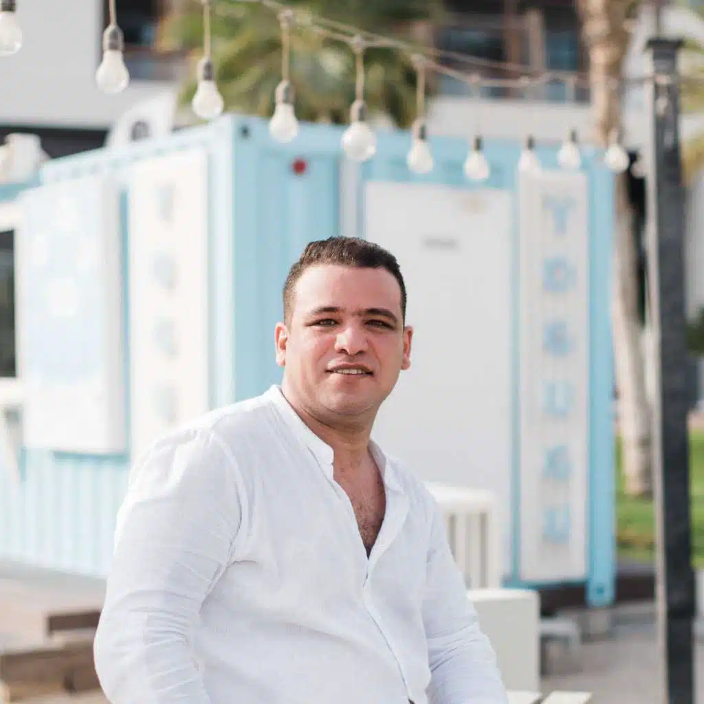 سايق فيها