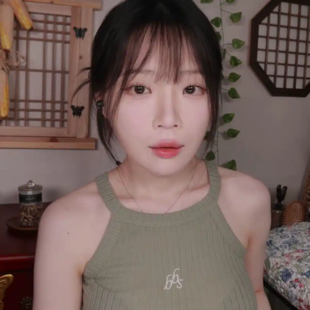 Cleaning Your Ears Before Sleep Pt.3