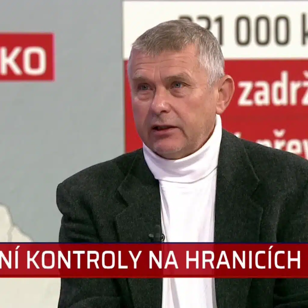 Kontroly na hranicích nemají cenu. Migranti se sem dostávají snadnými triky, říká Pelikán