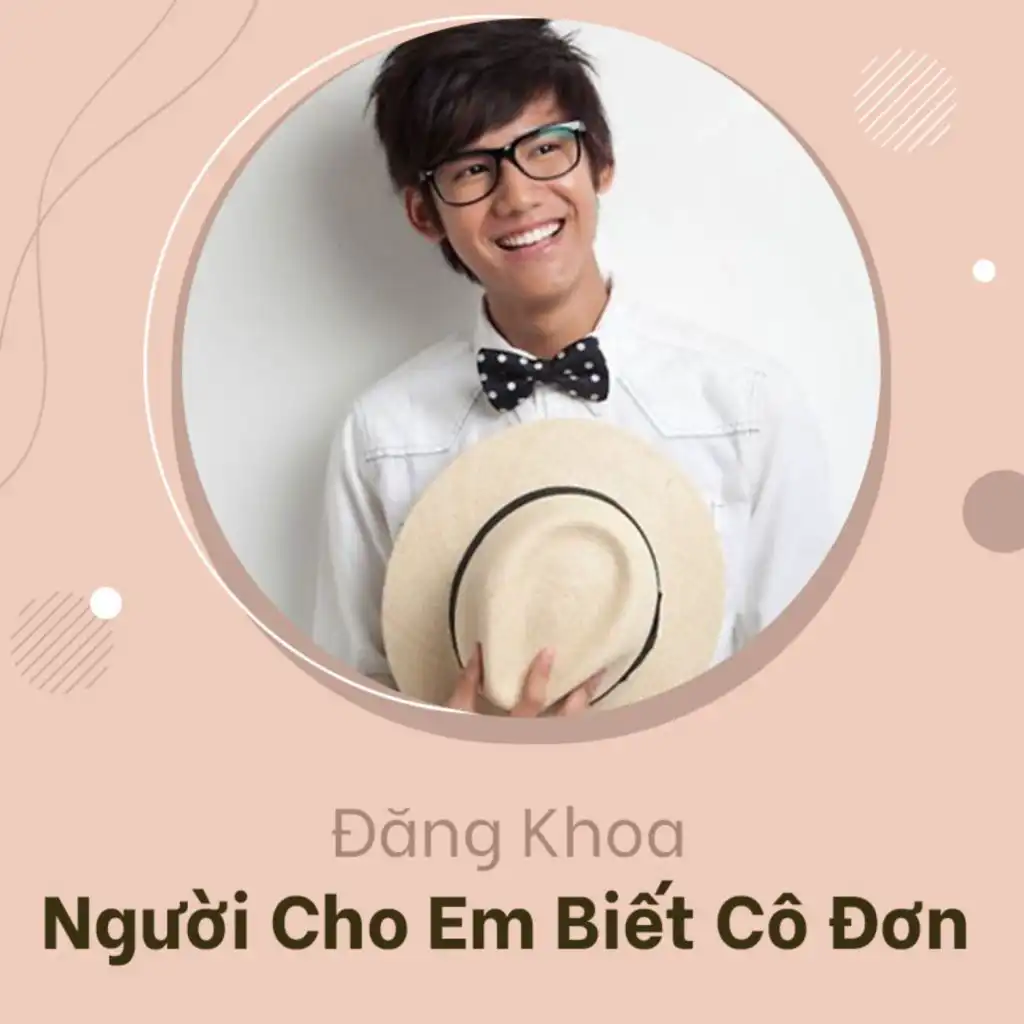 Vó Ngựa Trên Đồi Cỏ Non