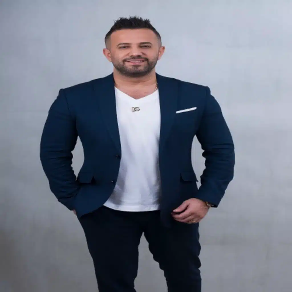 أبيض على نعنع