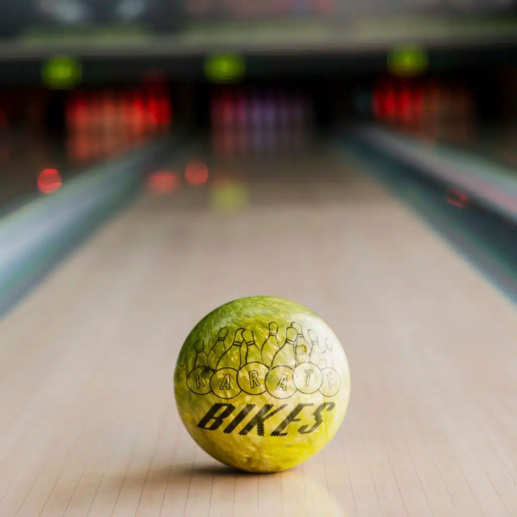 We Can't Stop (feat. MOZAIA)