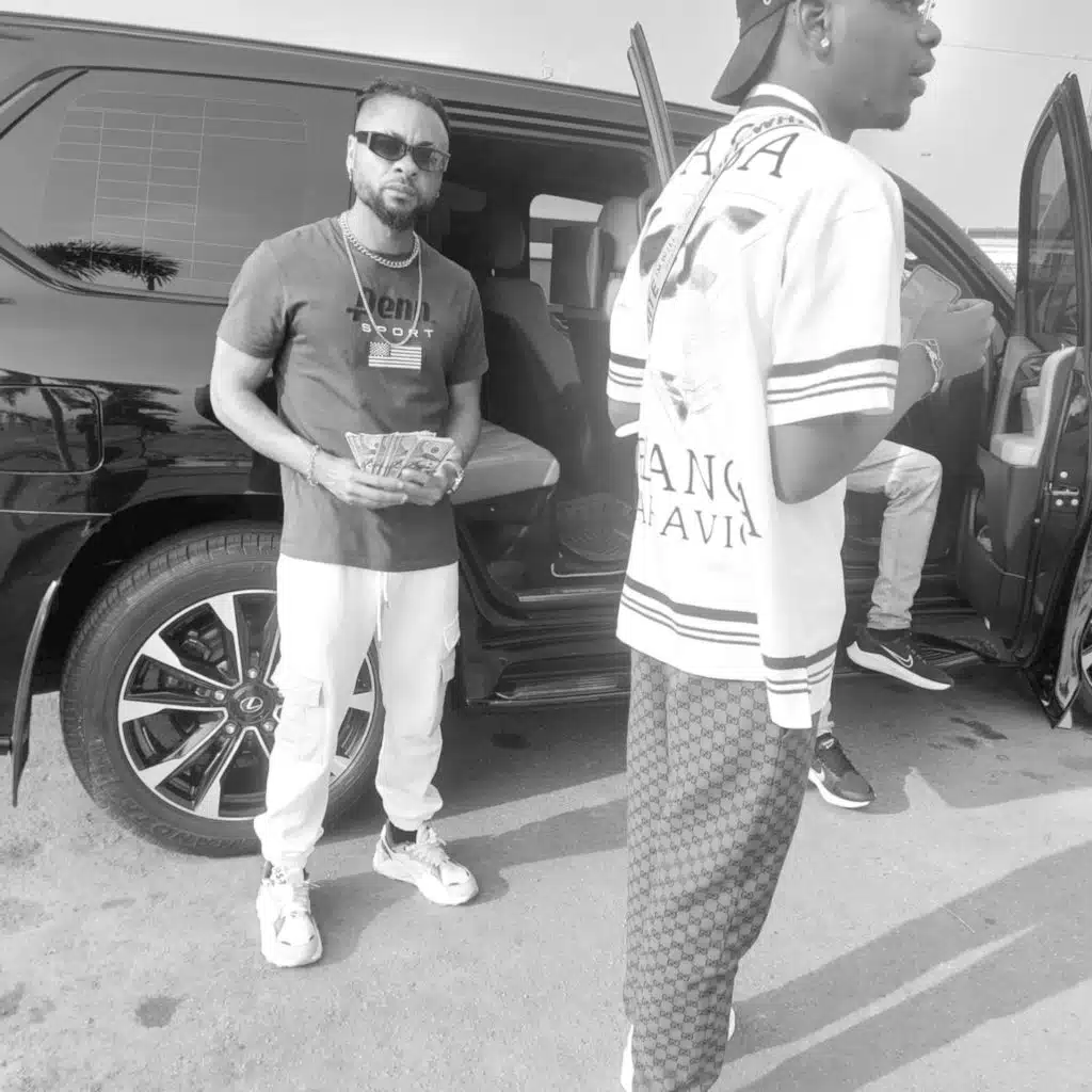 Money Flex (feat. Young K & Drave Luis)