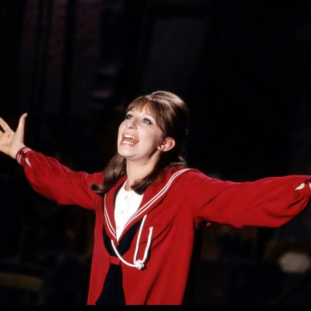 Pourquoi Barbara Streisand n’aime pas les photos aériennes, alors que c’est très pratique pour prendre de la hauteur ?