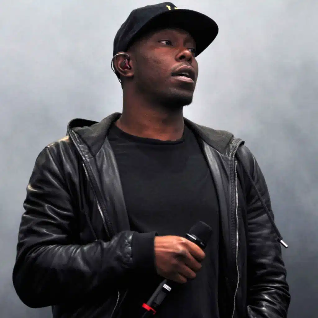 Pourquoi appeler la police, alors qu’on peut appeler son disquaire ?