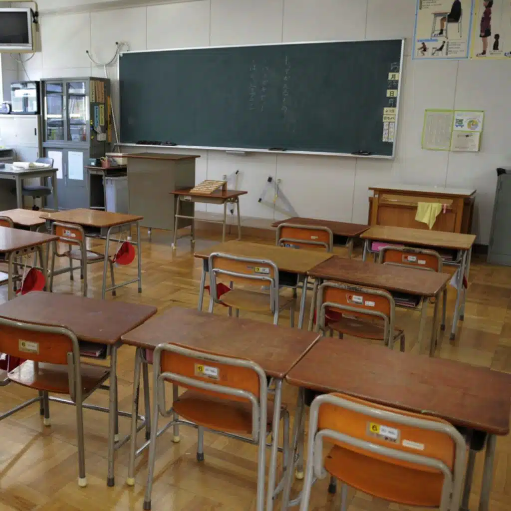 Au Japon, un vieillissement de la population et des écoles transformées