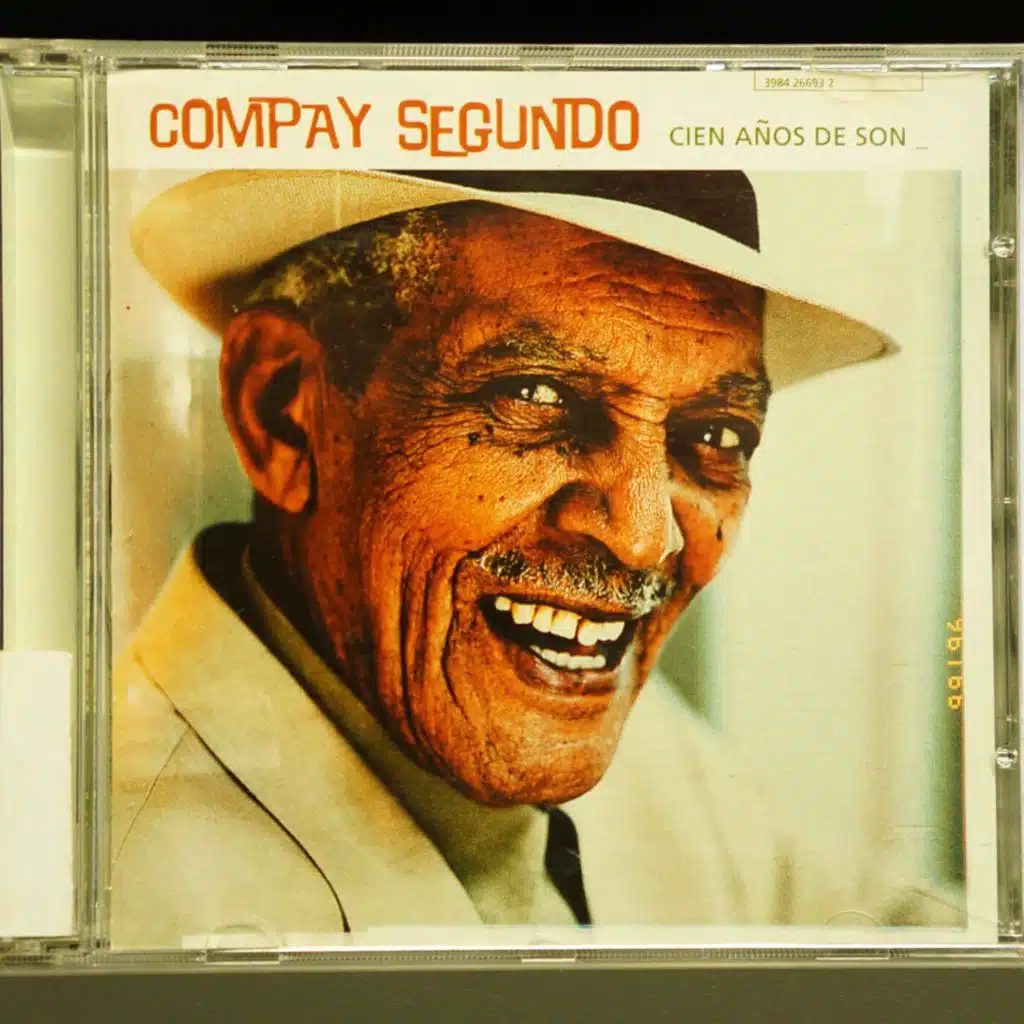 Un disque au hasard ? "Cien años de Son" une compilation de titres de Compay Segundo