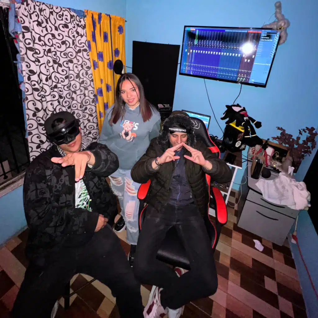 Mio (feat. NINELIVESS)