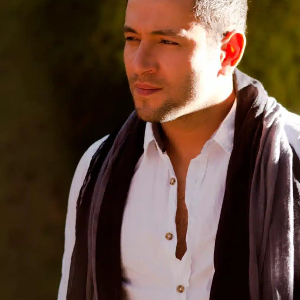 الليلة عيدك يا أمي