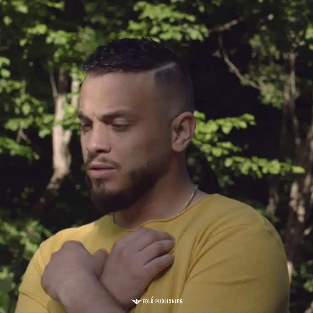 Irkenc Hyka, Nora Istrefi