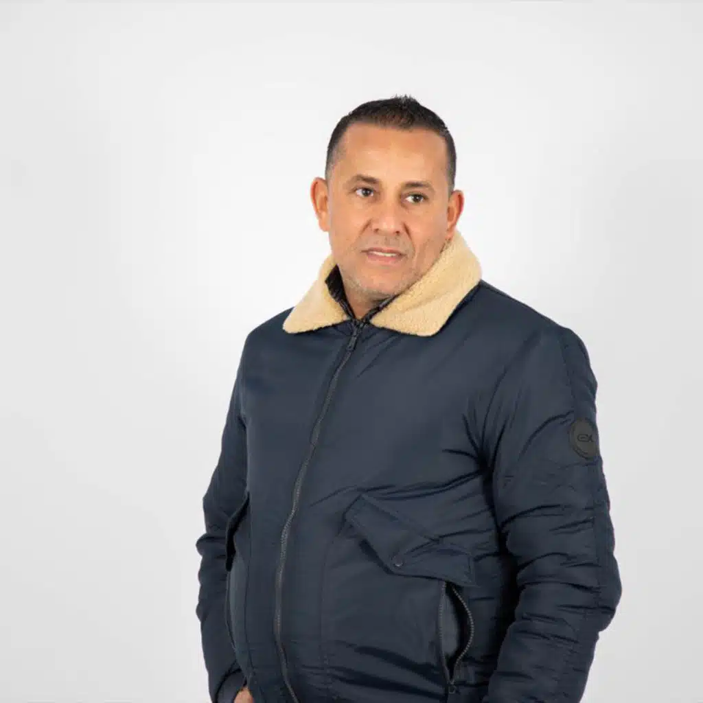 طز فيهم كلهم