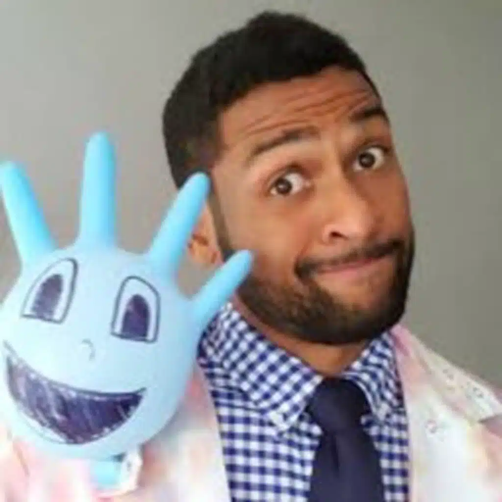 Oliver asks: What if scientists bring back dinosaurs? (w/ Kennen Hutchison)