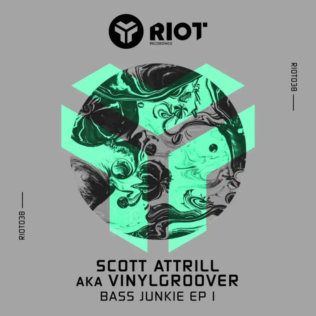 Vinylgroover & Scott Attrill