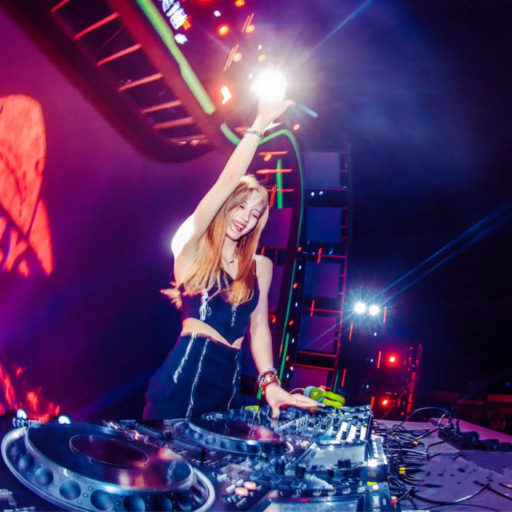 越南鼓卡点BGM 车载DJ重低音 夜店嗨曲 酒吧慢摇DJ 蹦迪神曲