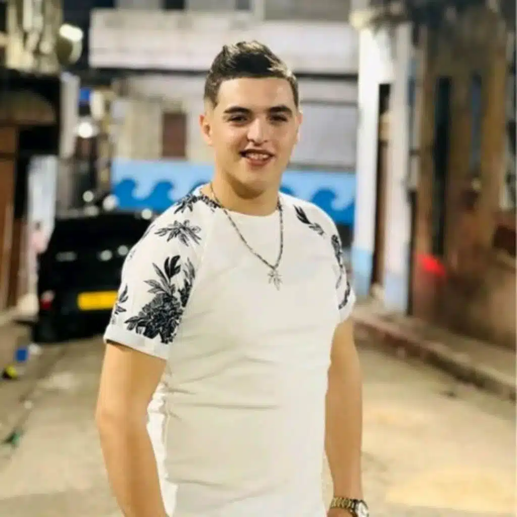 ناس في لاكوست تلبس انت ڨعد كبس كبس