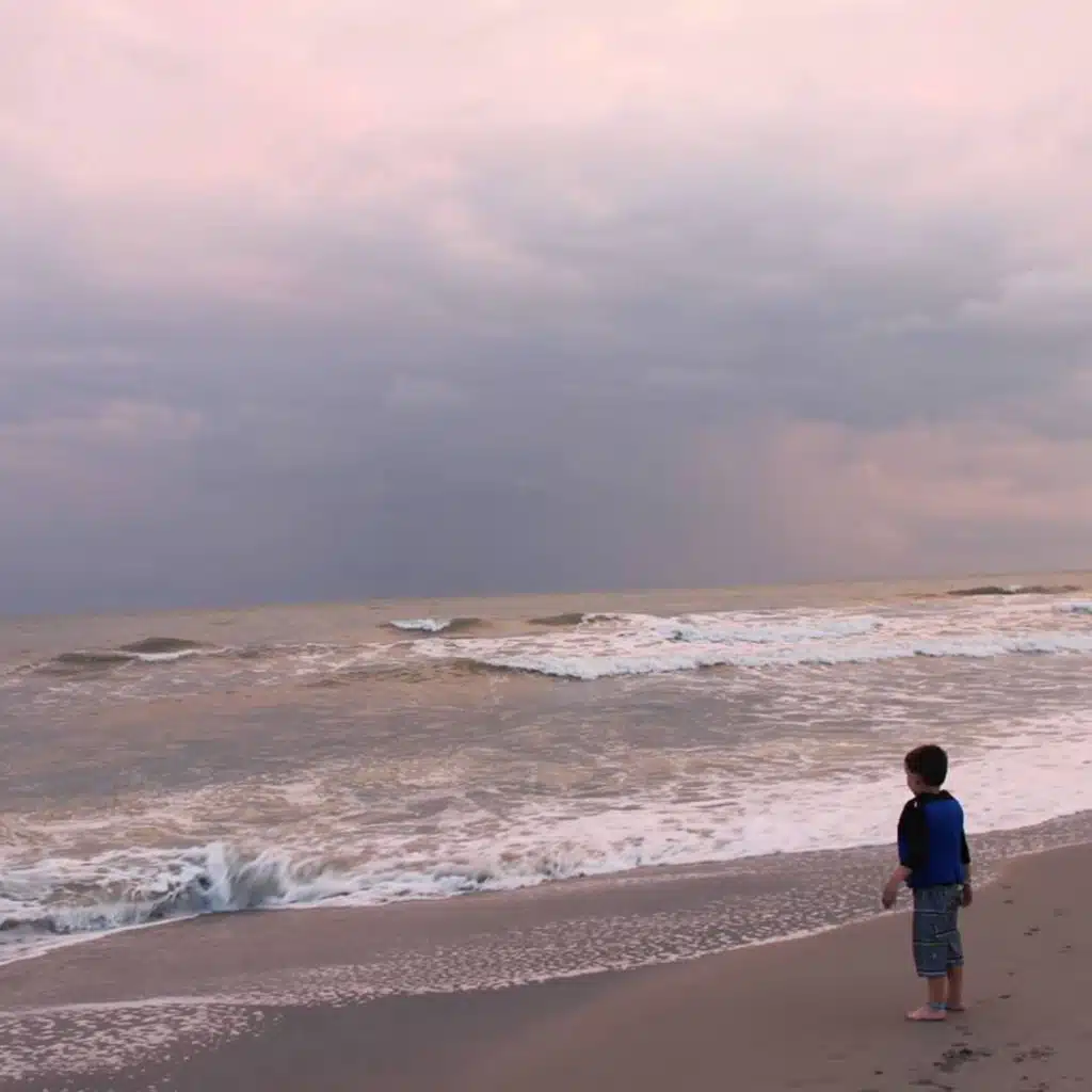 A Soothing Brown Noise Wave Collection