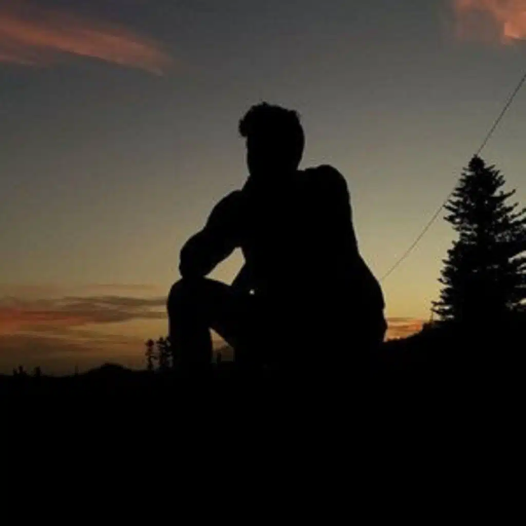 لا اليأس ثوبي