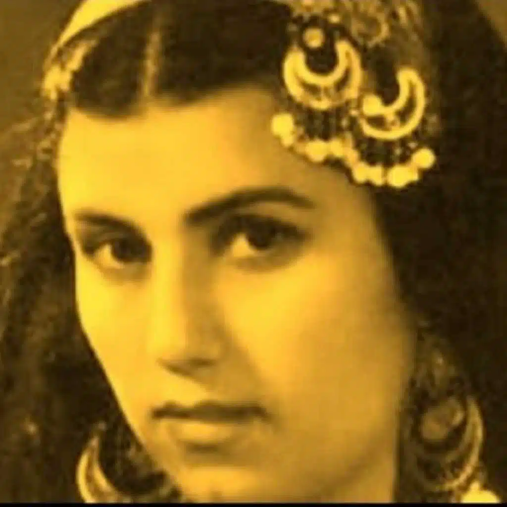 يأم العبايه